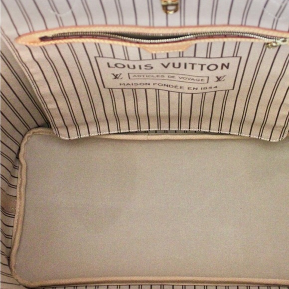 Louis Vuitton Handbags - Authentic Louis Vuitton Neverfull interior difference